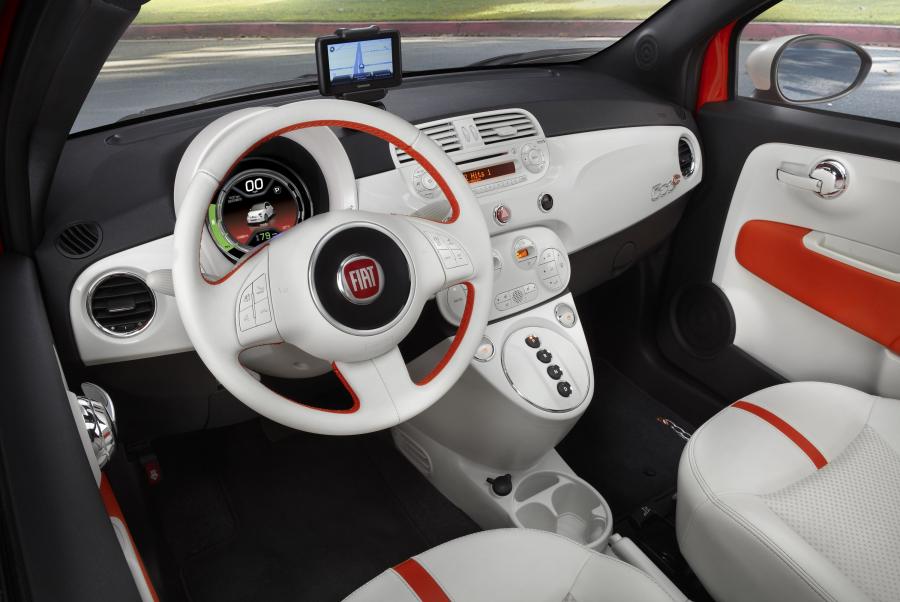  Fiat 500e 2013 года  (US) (фото 20 из 37)